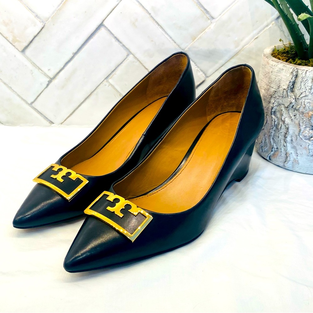 Tory Burch Black Leather Logo Wedge Heels – Size 8